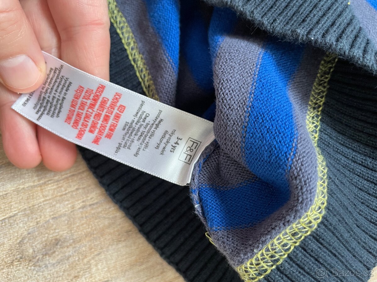 Slavnostní oblečení 104 - 10