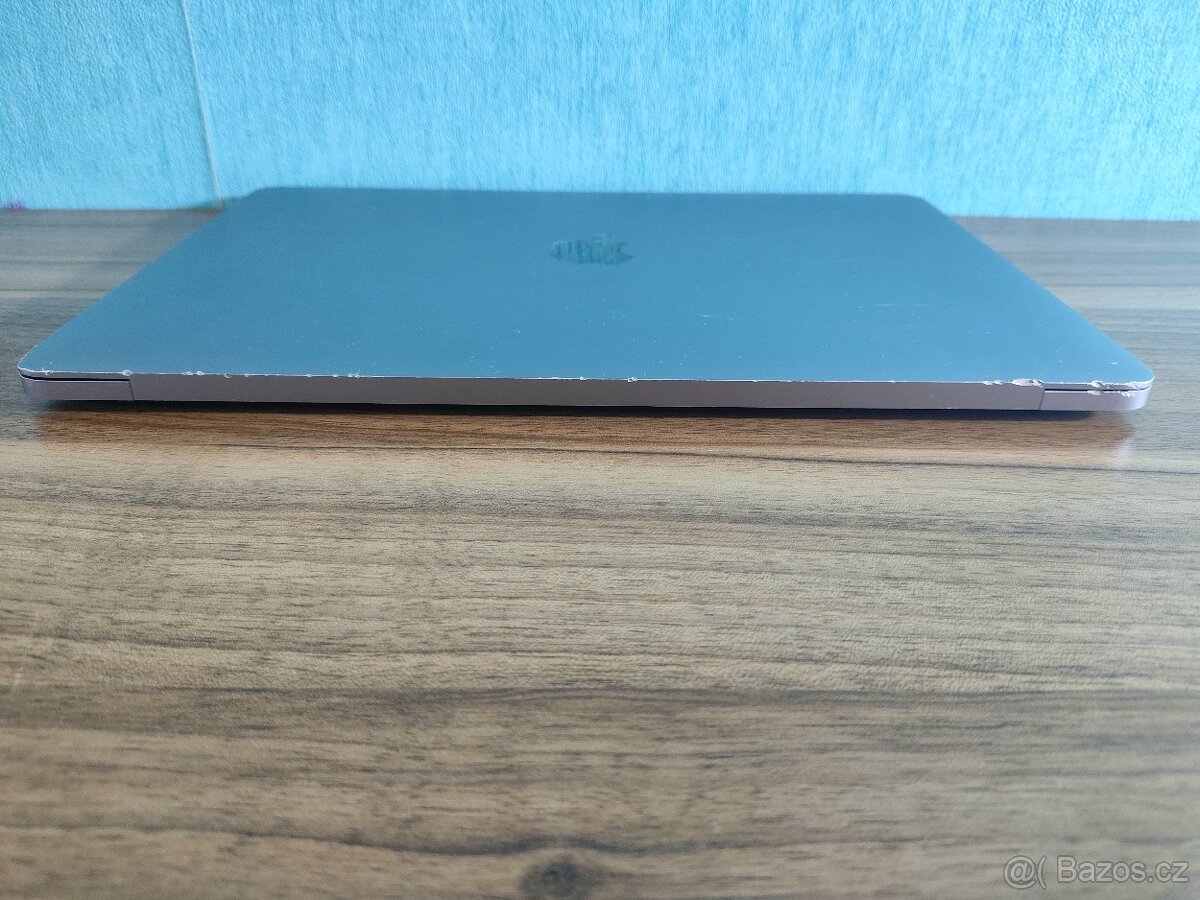 Apple MacBook Pro 13 (2017) | Core i5 • 8 GB RAM • 256 GB SS - 10