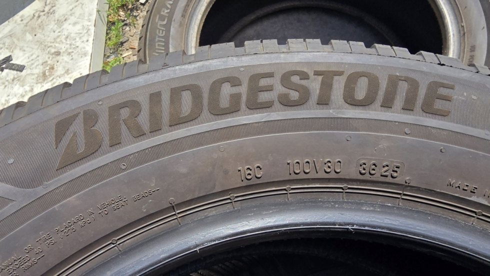 Zimní pneu 215/65/17 Bridgestone - 10