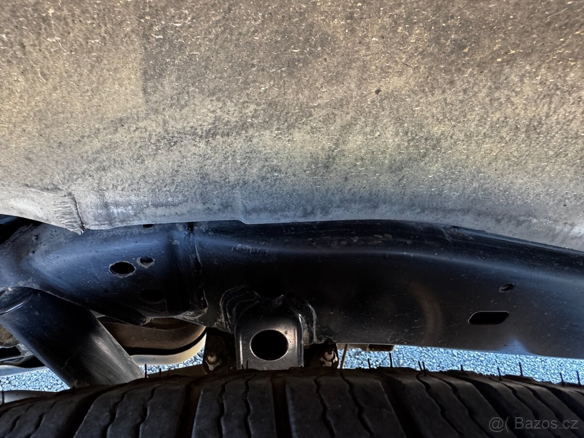 Toyota Land cruiser 120 3,0 122KW pôvodný lak/Top bez hrdze - 10