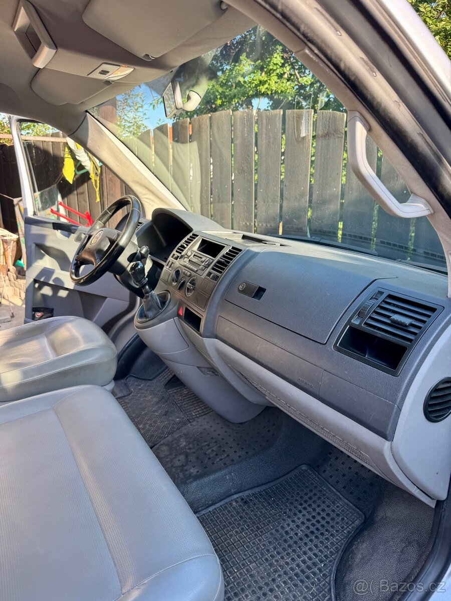 VW Transporter T5 Long 1.9 TDI – 9 míst, cena bez DPH - 10