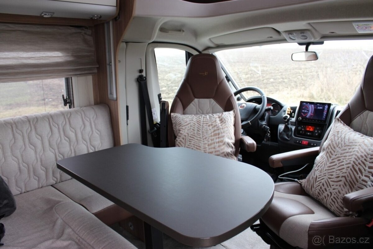 BURSTNER IXEO 710 - 10