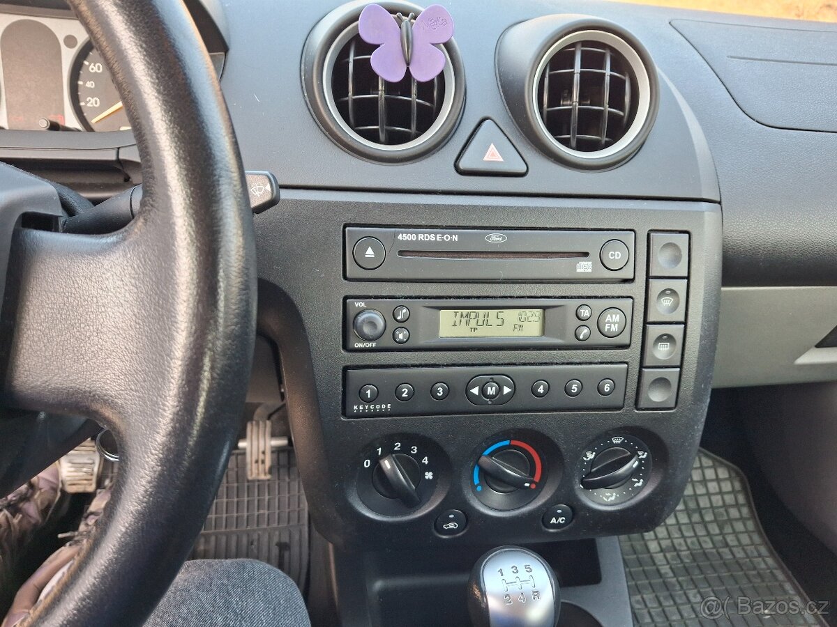 FORD FIESTA 1,4 - 10