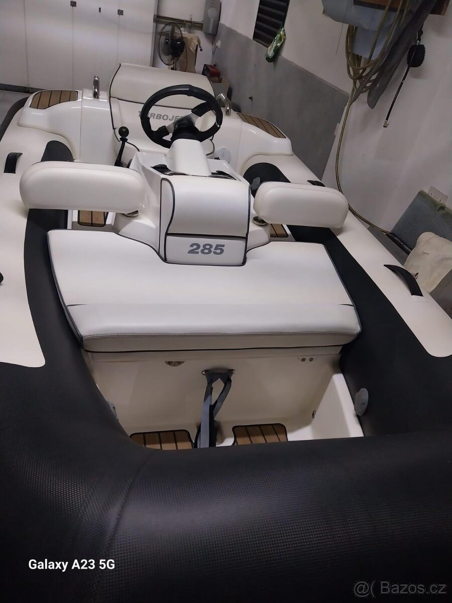 Loď Williams 285 - 10