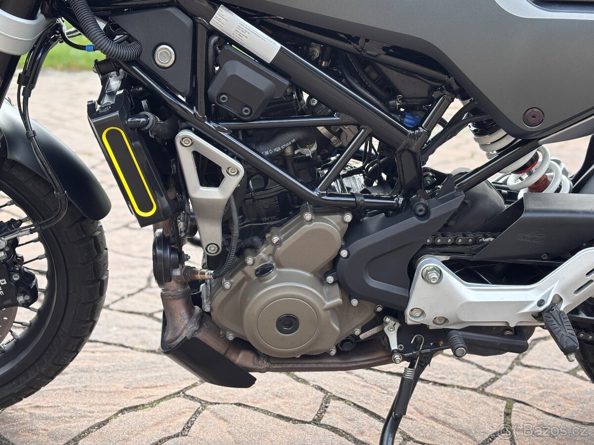 Husqvarna Svartpilen 401 2020, najeto 6000km - 10