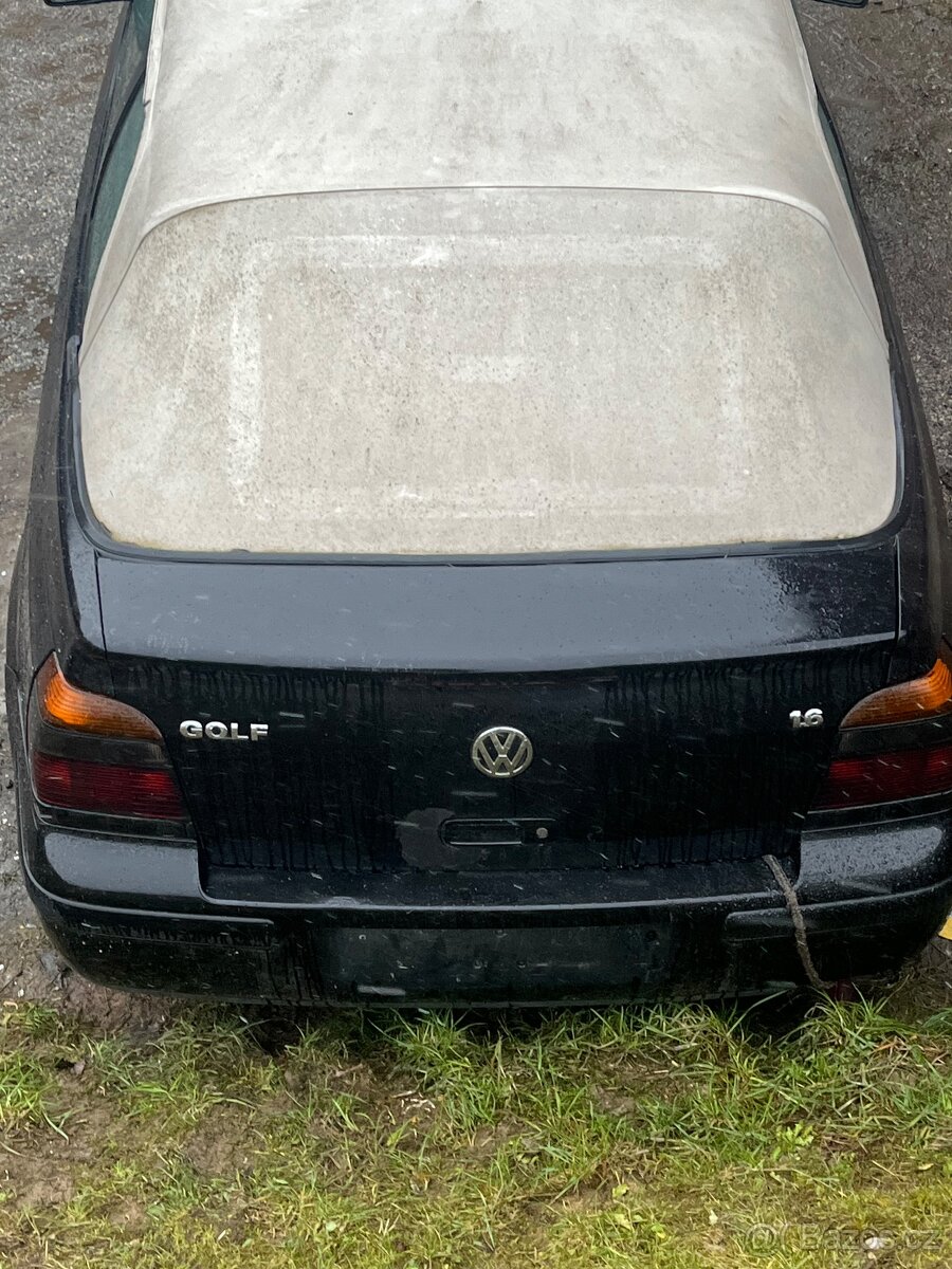 Prodám Volkswagen golf cabrio 1.6 - 10
