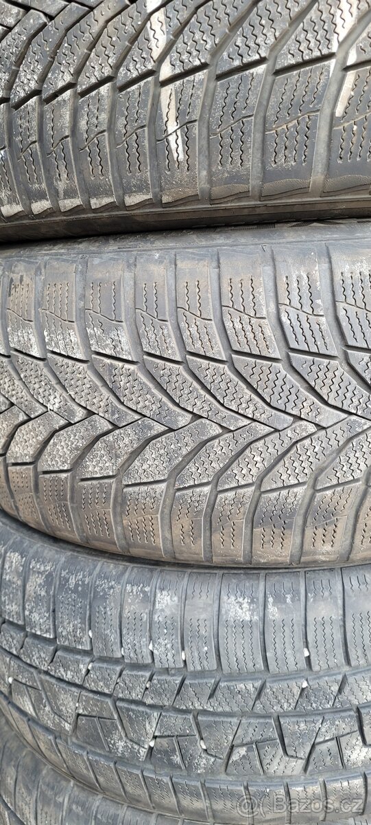 Pneumatiky Zimní 235/50 R18 - 10