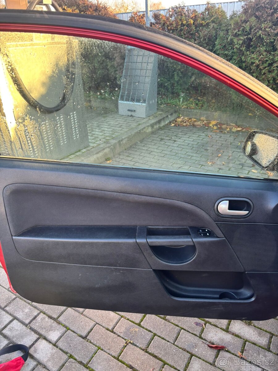 Ford Fiesta, 1.3 benzín 51kW, dobrý stav - 10