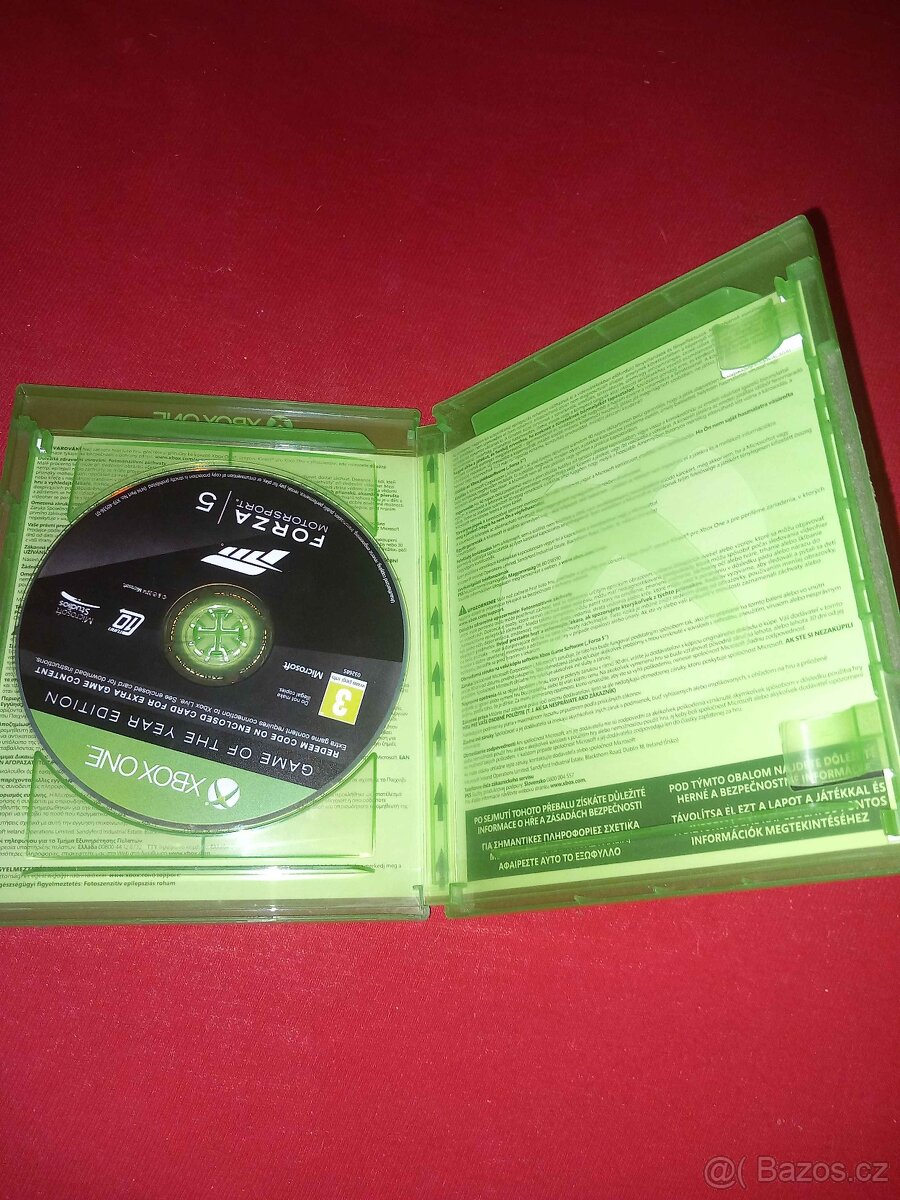 Prodám Xbox One bundle konzole + 2 ovladače + 10 her + Kinec - 10