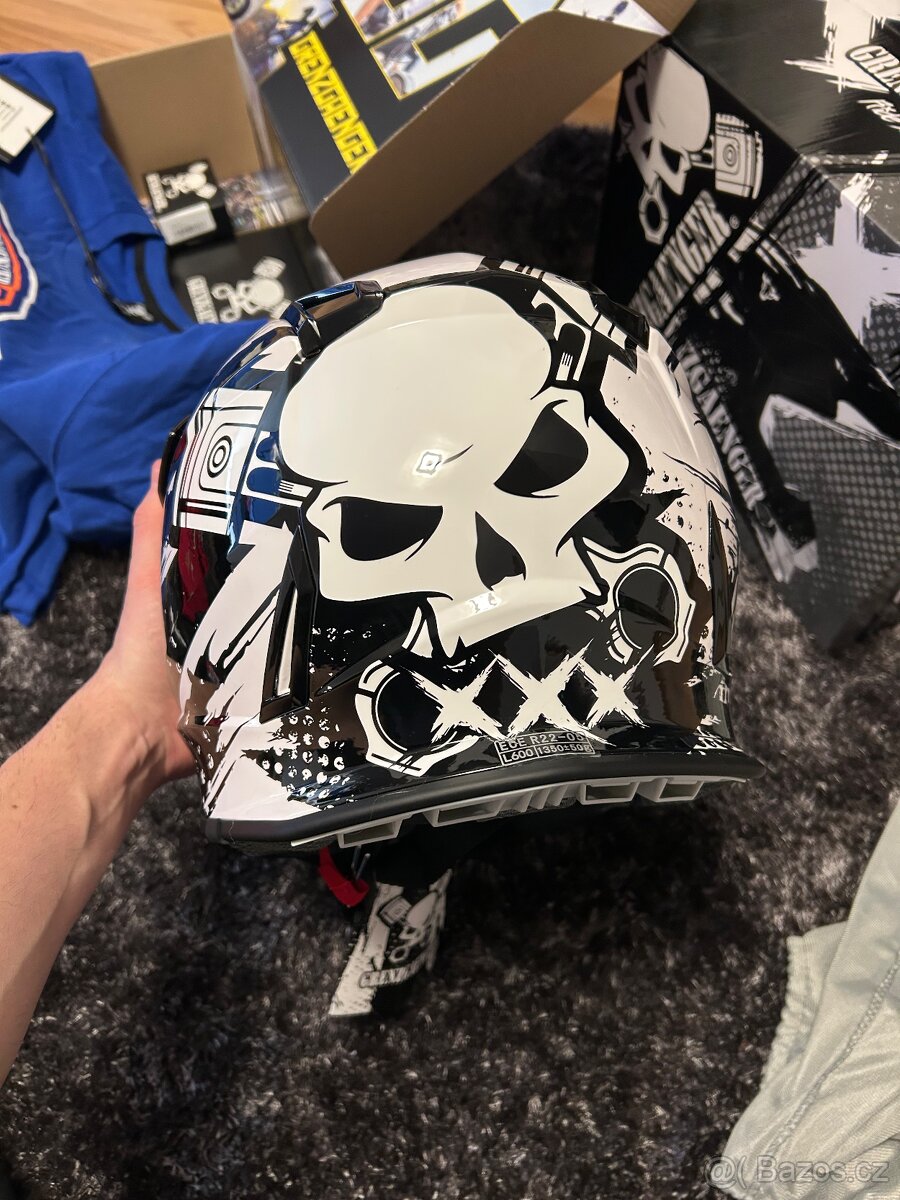 Grenzgaenger prilba, bunda, kikina a tricko - 10