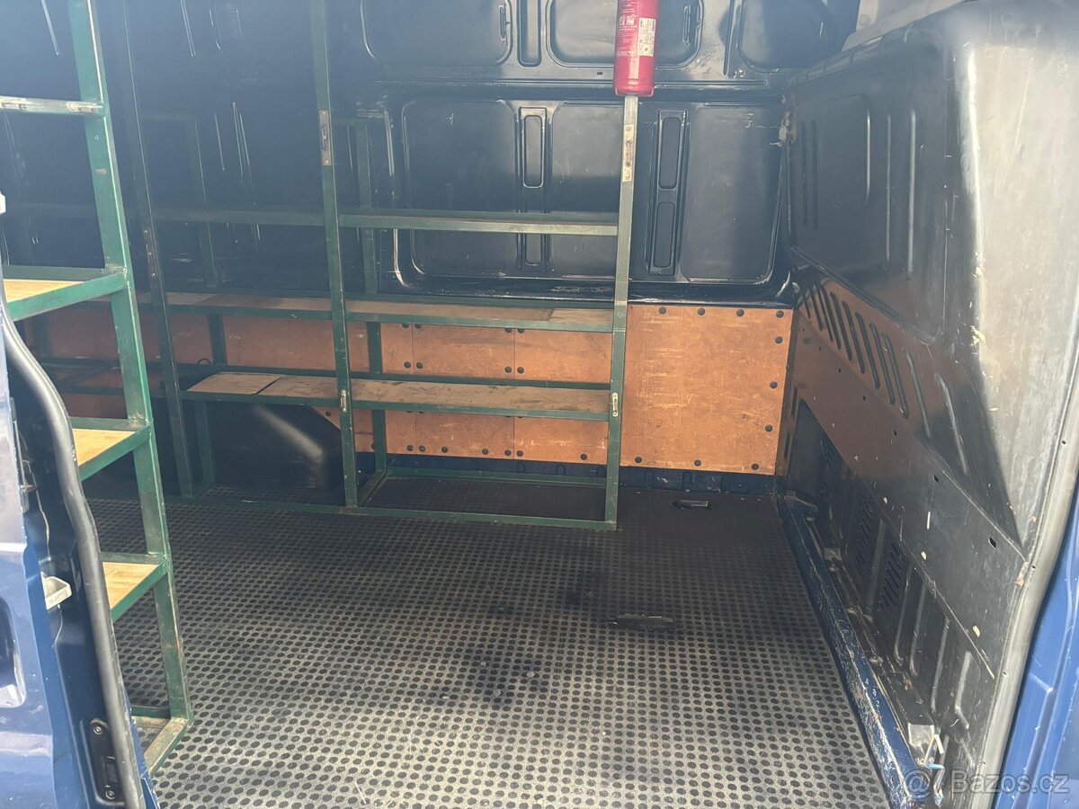 Ford Transit 2.2TDci 63kw L2H2 Trend - 10