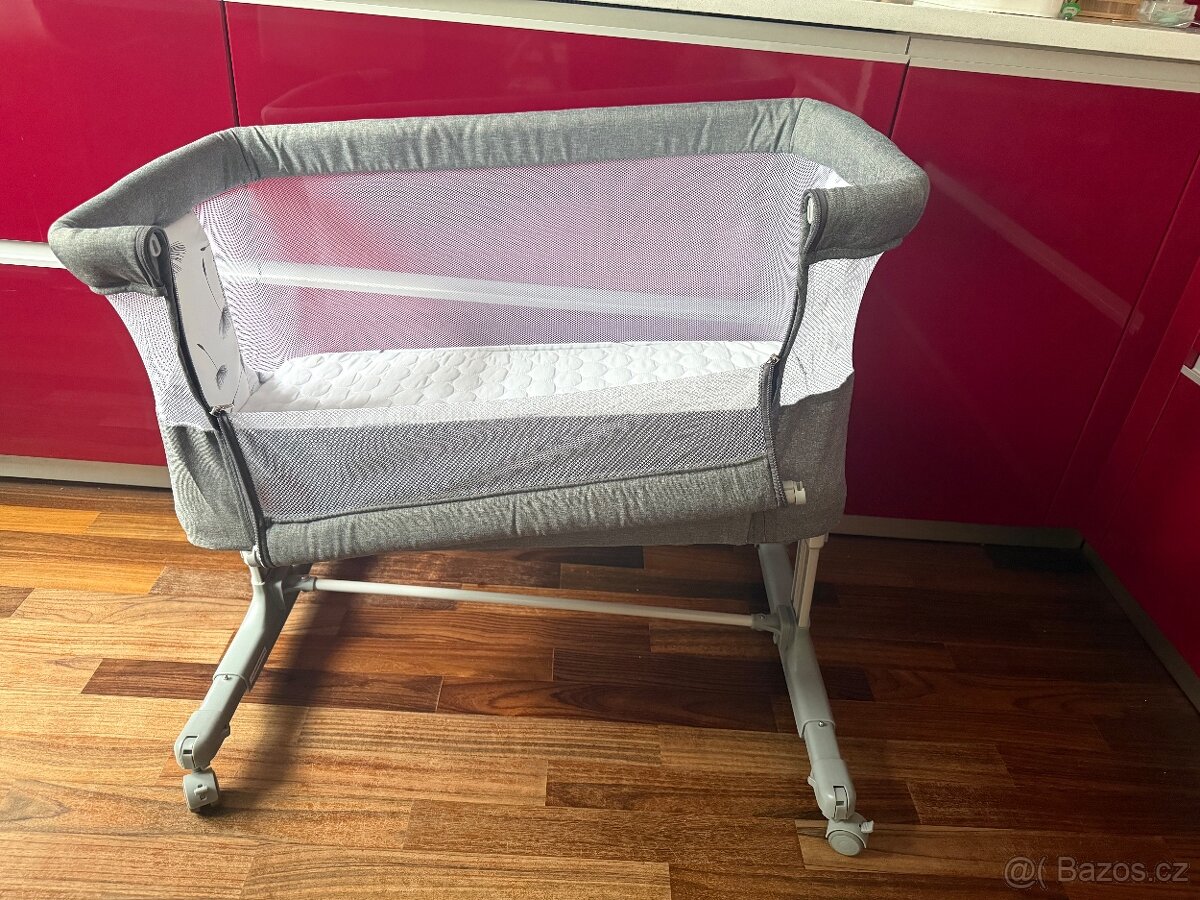 Cestovní postýlka - 10