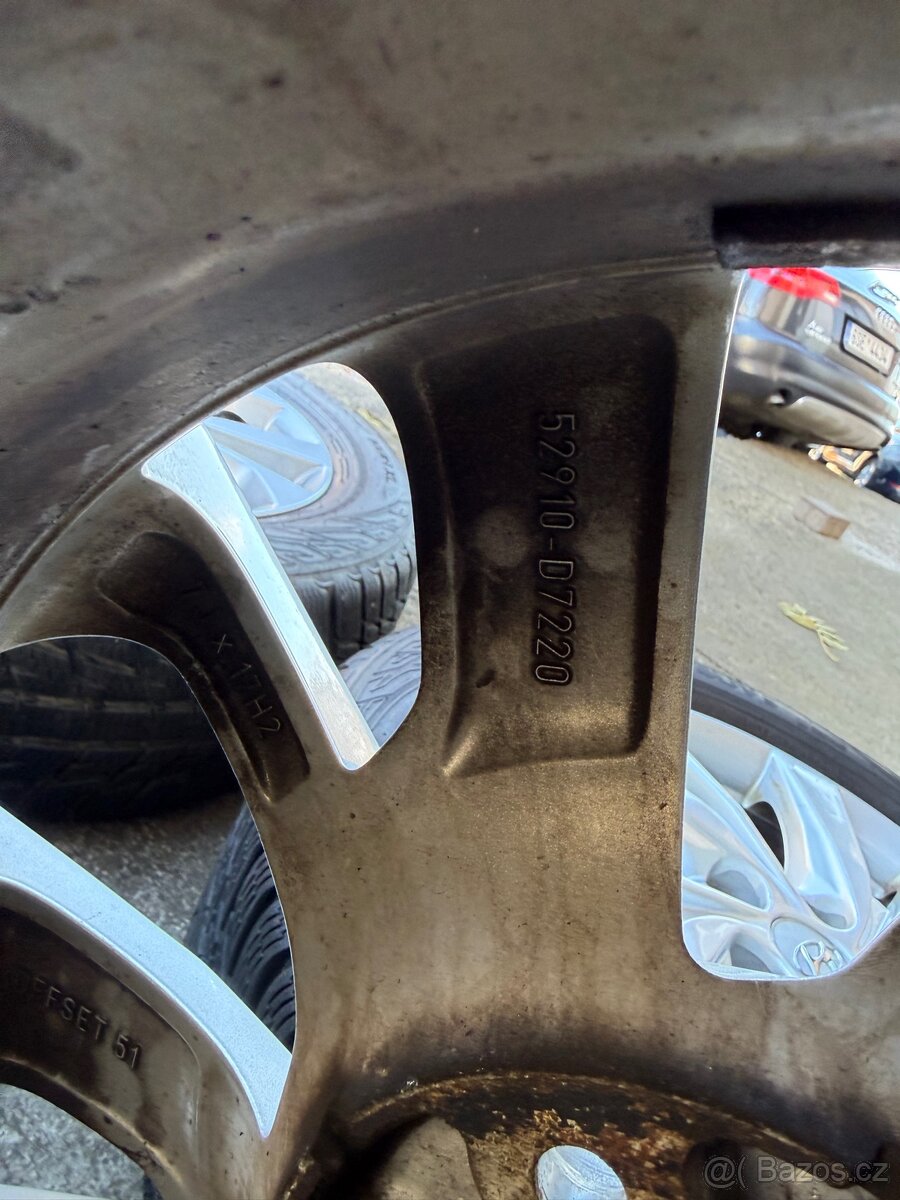Alu kola Hyundai 5x114,3 R17 zimni Nokian 225/60/17 - 10