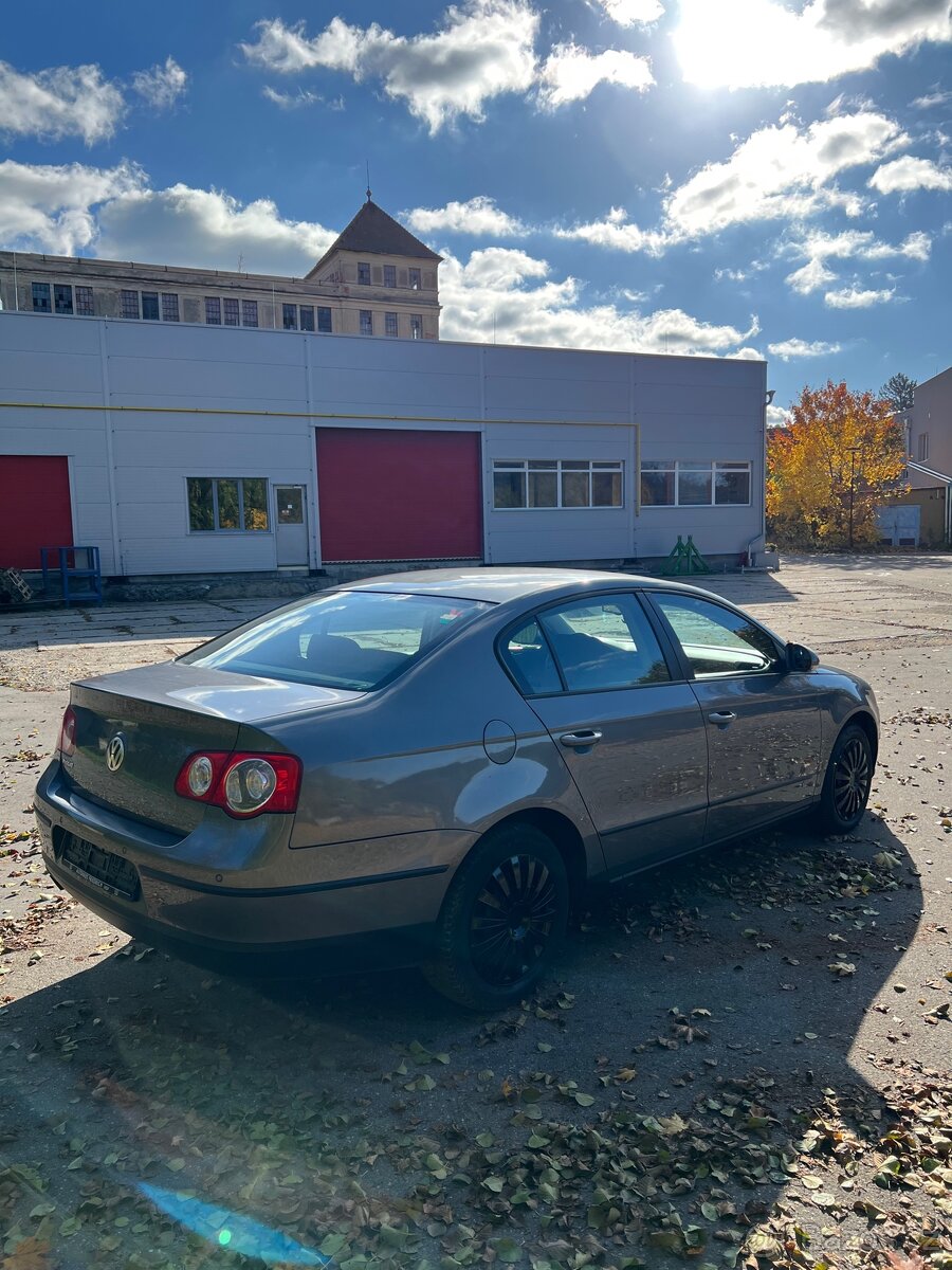VW PASSAT B6, 1.6FSI, Sedan, PDC, Manuál - 10