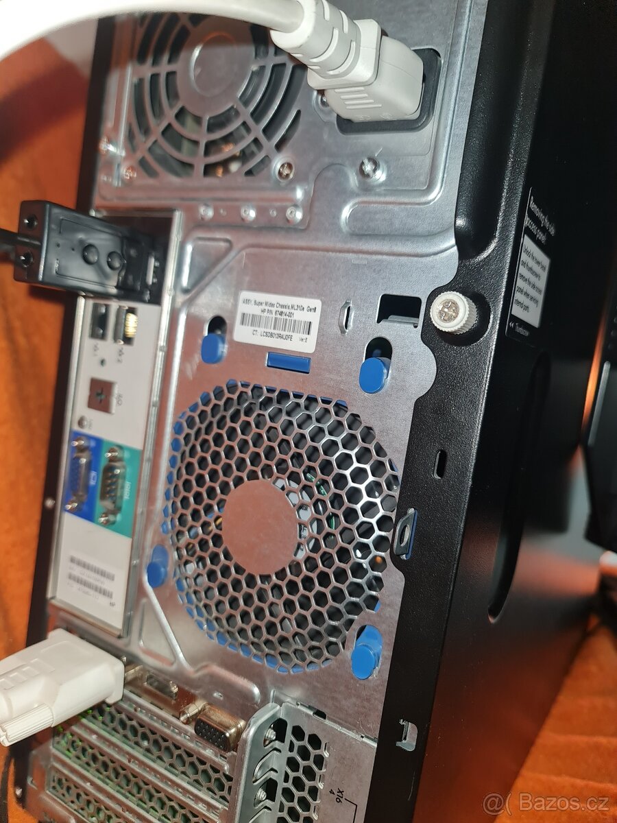 HP Proliant ML310e Gen8 Xeon E3-1220 V2 3,10Ghz 4x 8GB DDR3 - 10