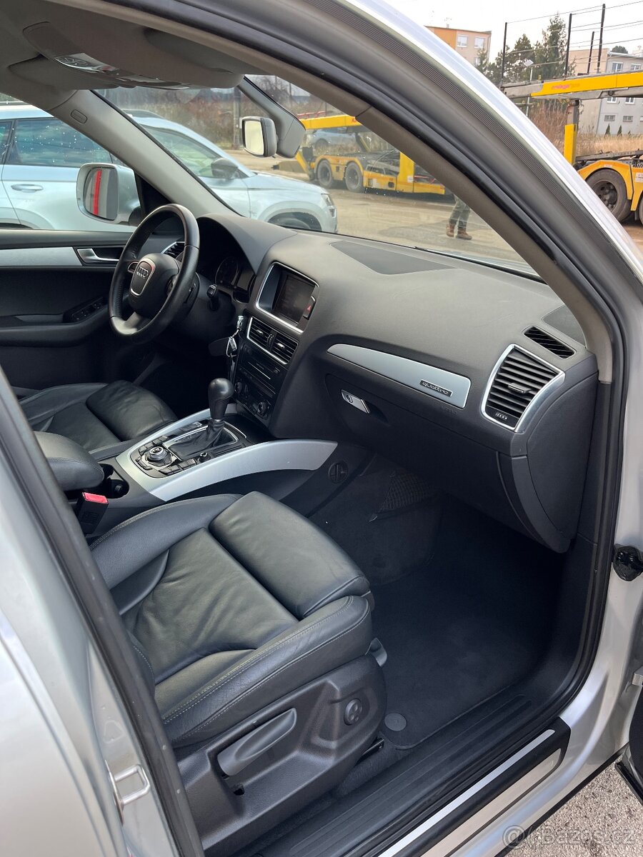 Audi Q5 2.0 TDI S-Line Quattro = 125kW, A/T, Navi, F1 = - 10