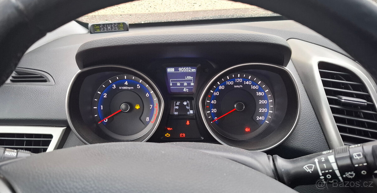 Hyundai i30 1.6MPi 88kW combi - 10