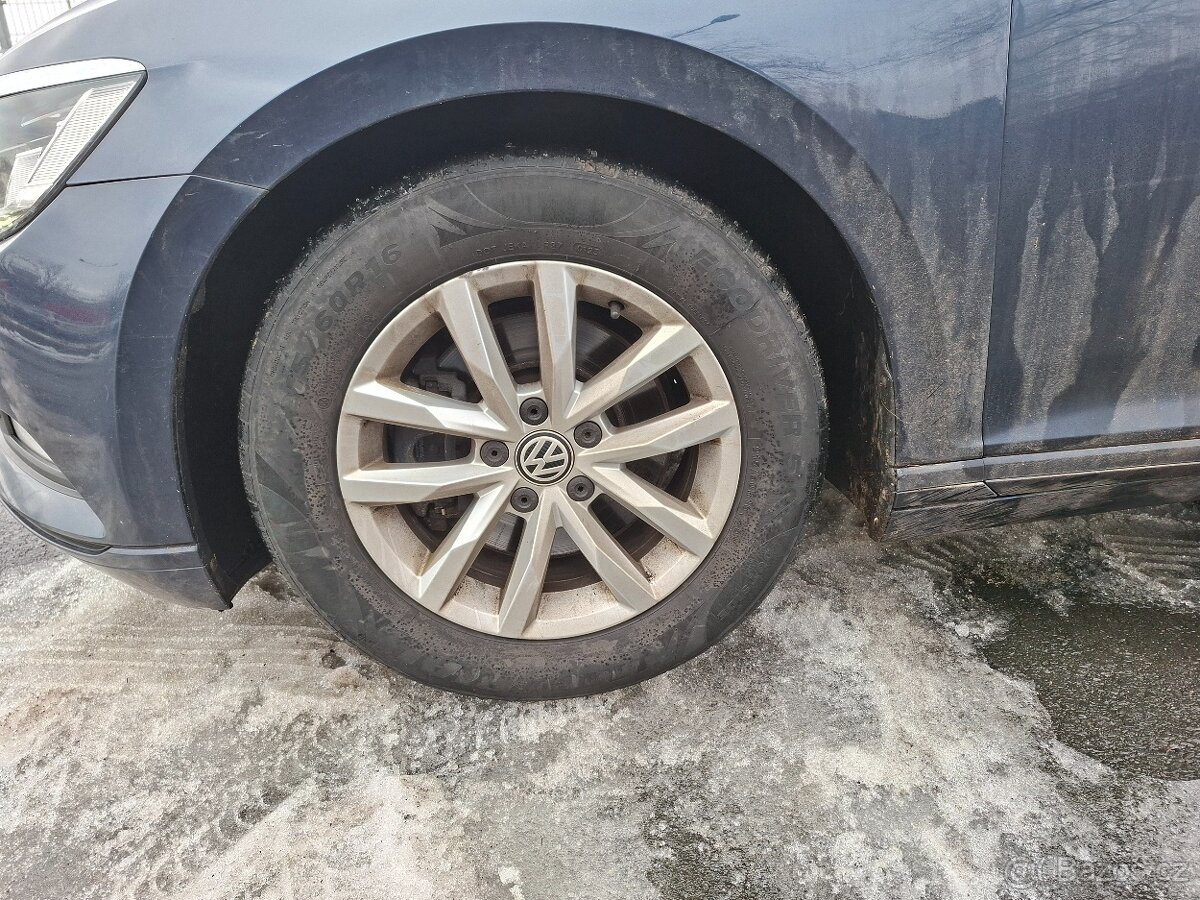 Volkswagen Passat - 10