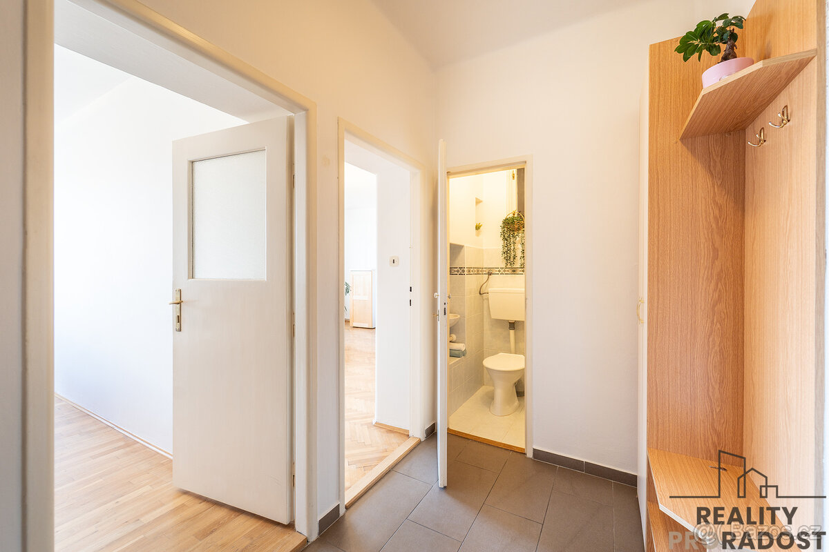 Prodej tichého bytu na Starém Městě s výhledem - 10