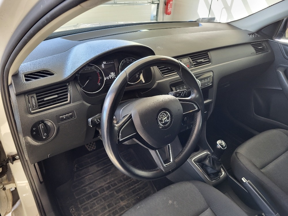 Škoda Rapid Spaceback 1.0 TSi 70 kW,původ ČR,servisováno - 10