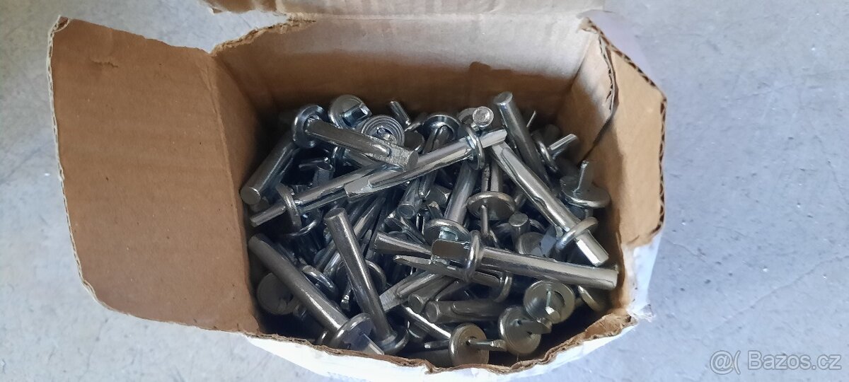 Spojovací materiál - 10