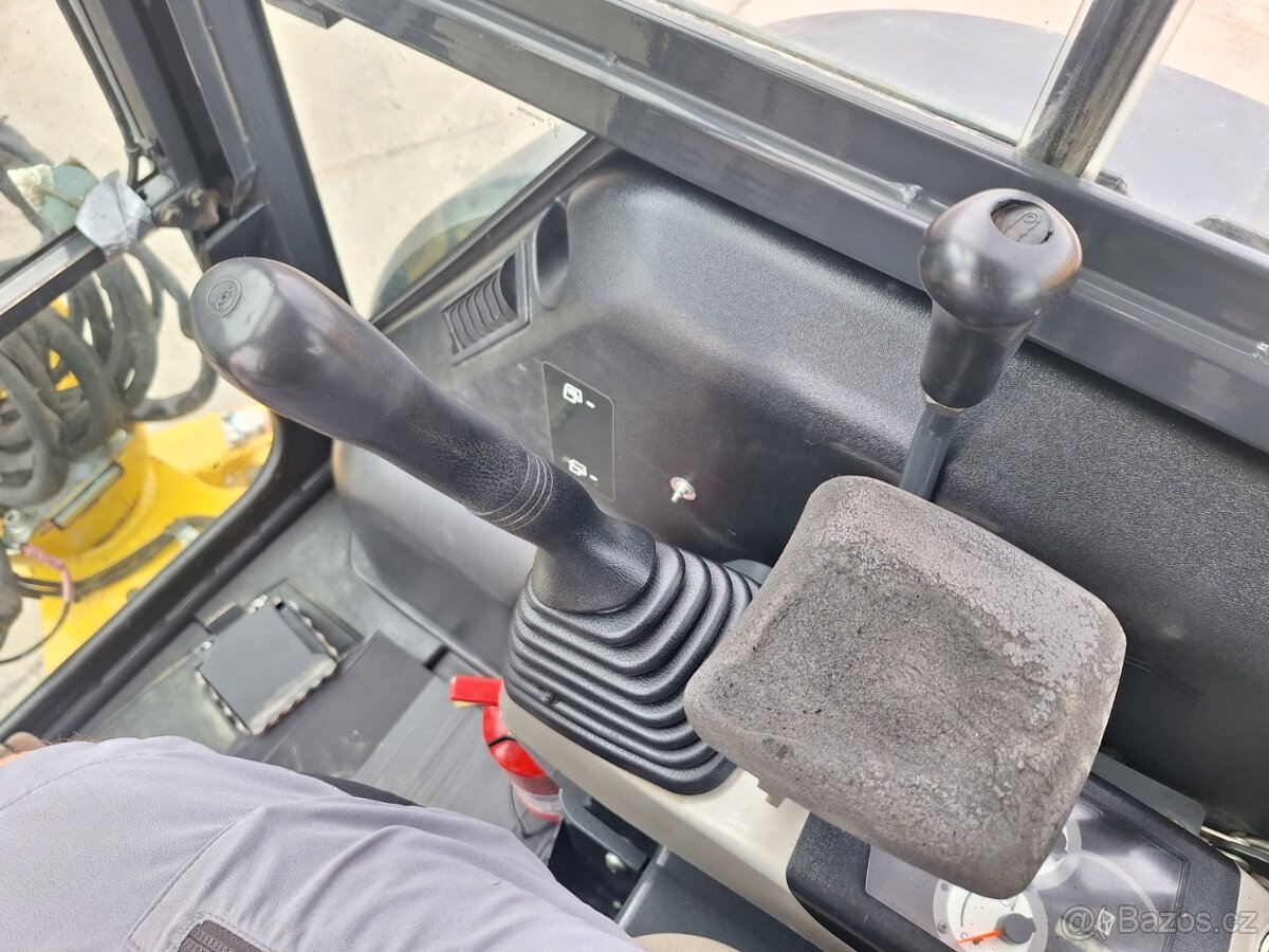 KOMATSU PC 35 MR - 3 - 10