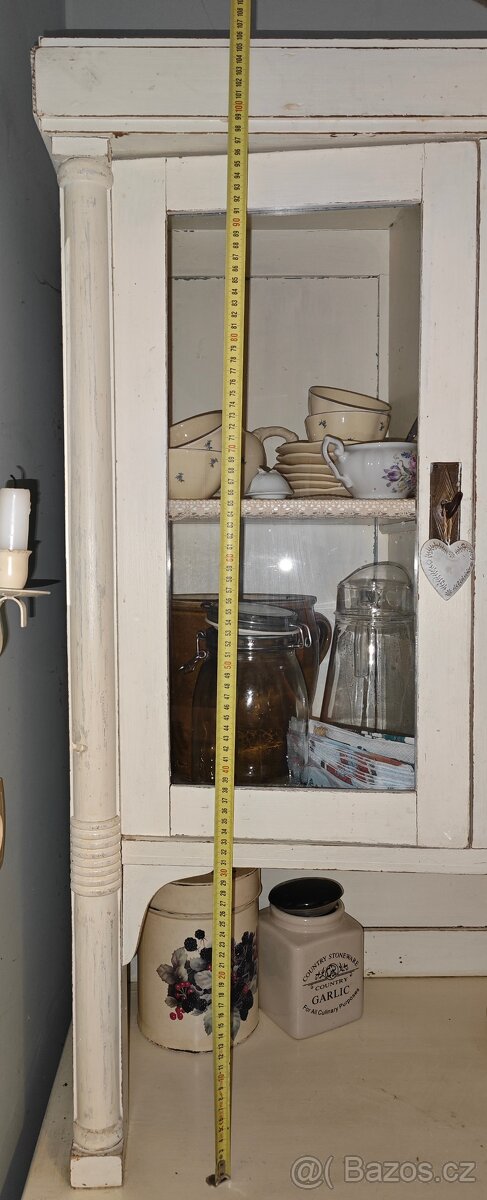 Starožitná kredenc - 10