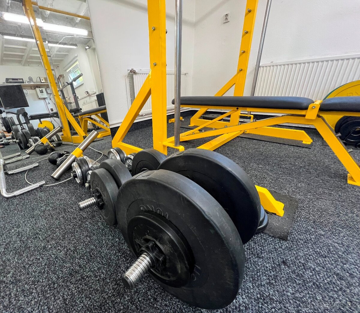 Pronajmeme dvojgaráž-posilovnu - 10