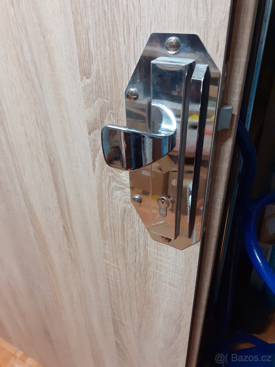 Prodám bezpečnostní bytové dveře - 10