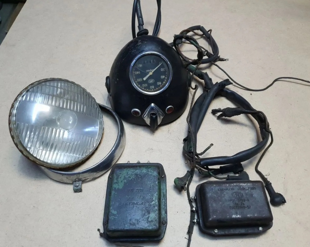 Žárovka 6V 12V patice žárovky kontrolka Dněpr M72 Ural K750 - 10