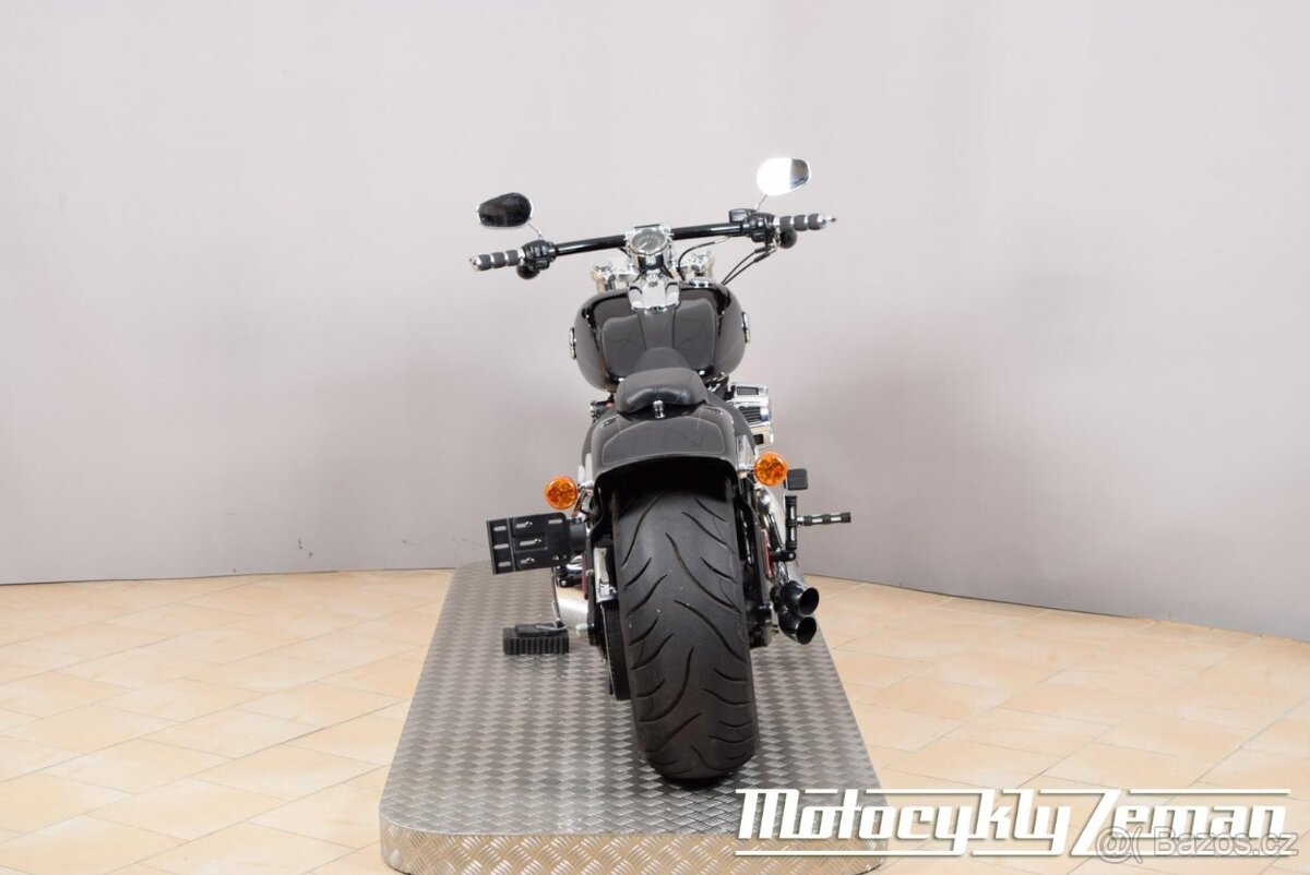 Harley-Davidson FXSB Softail Breakout 2103 - 10