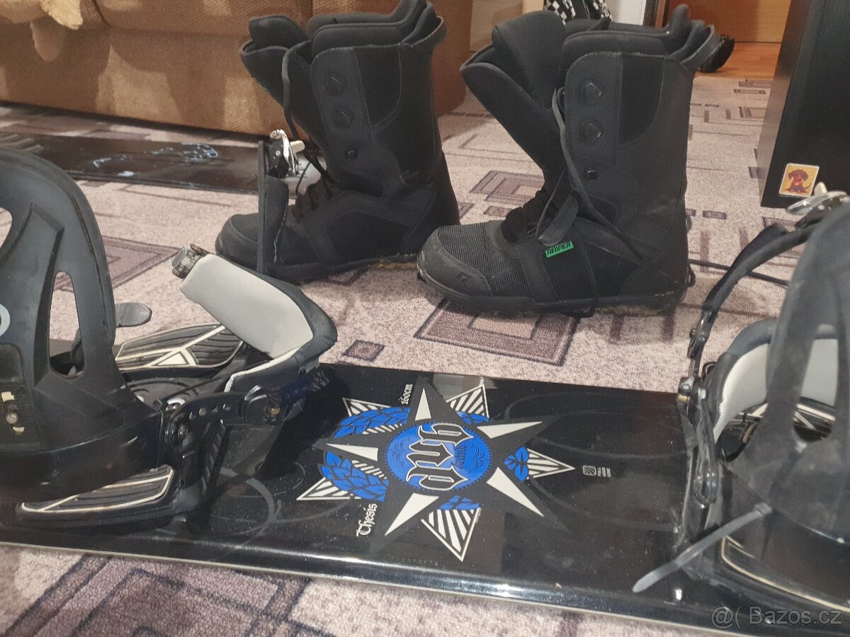 Snowboard s vázáním a botama - 10