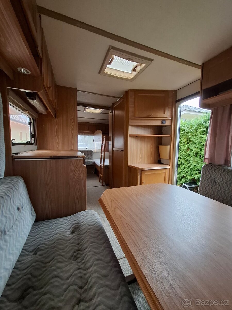 Fendt 530 - poschodová posteľ - 10