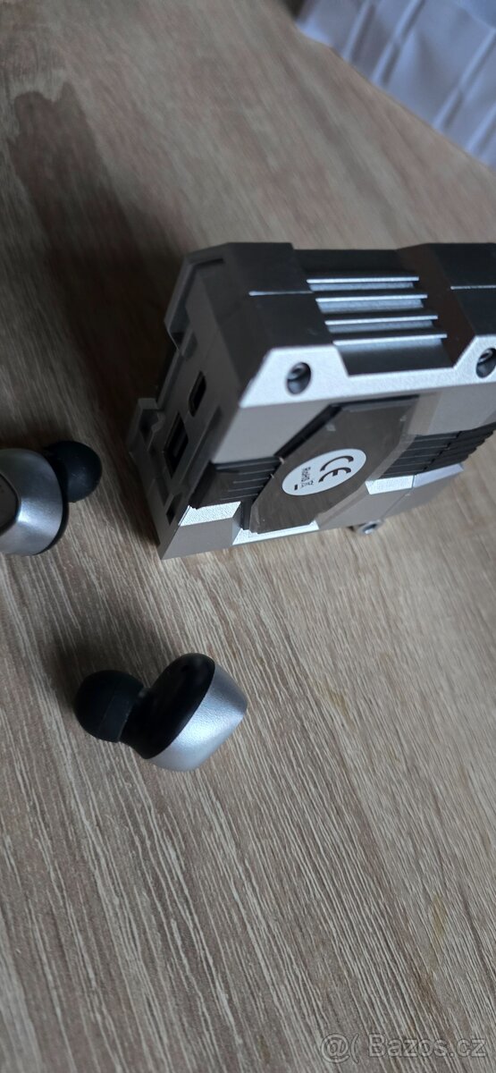 Sluchátka vhodná na hry,a hudbu M45 - 10