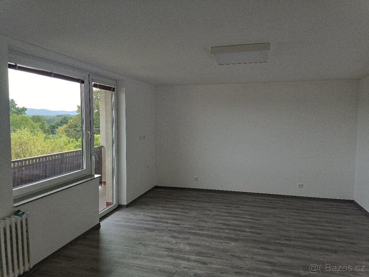 Prodej 2 Rodinných domu a stodoly v Haklových Dvorech - 10