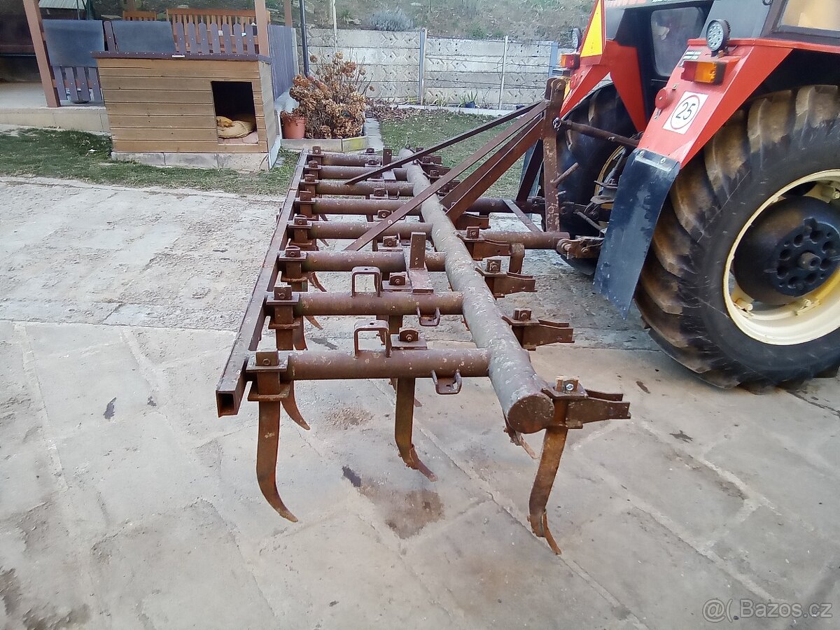 Radličkový podmítač (hloubkový kypřič) - 10