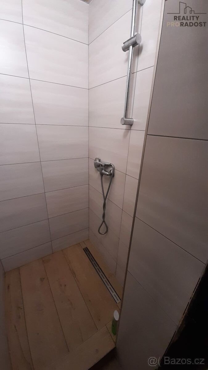 PRONÁJEM KOMERČNÍHO OBJEKTU VE VESELICI NA MORAVĚ - 10