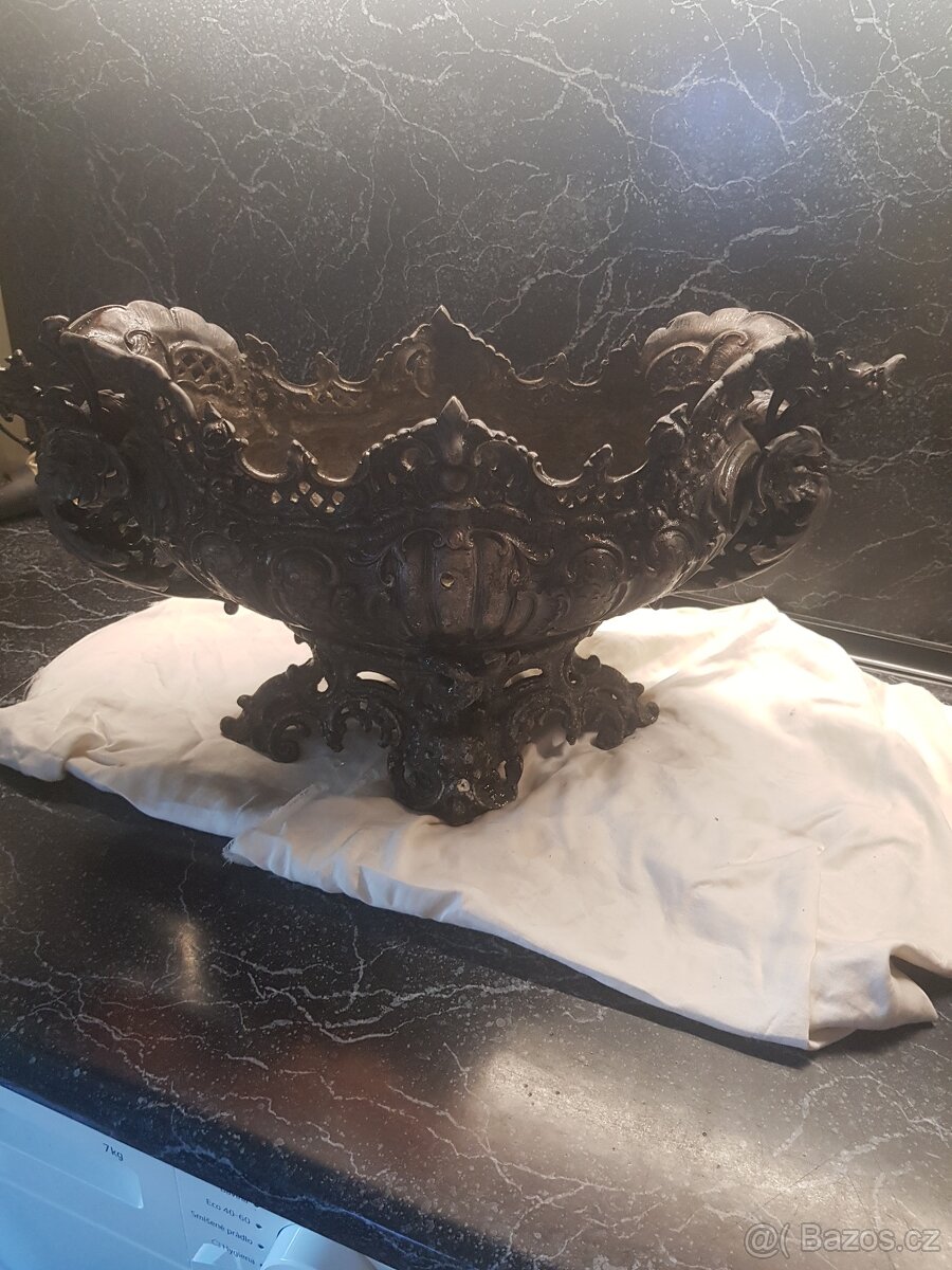 ZARDENIERA VELKA Okridleni draci - 10