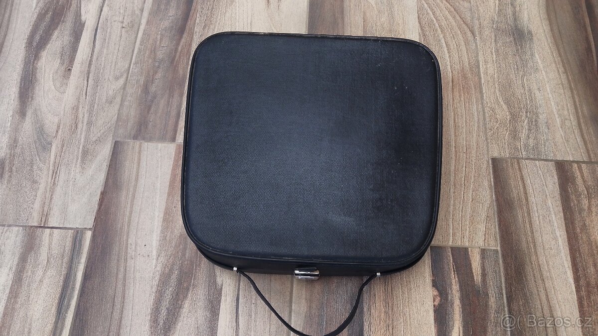 Prodám psací stroj Consul - 10