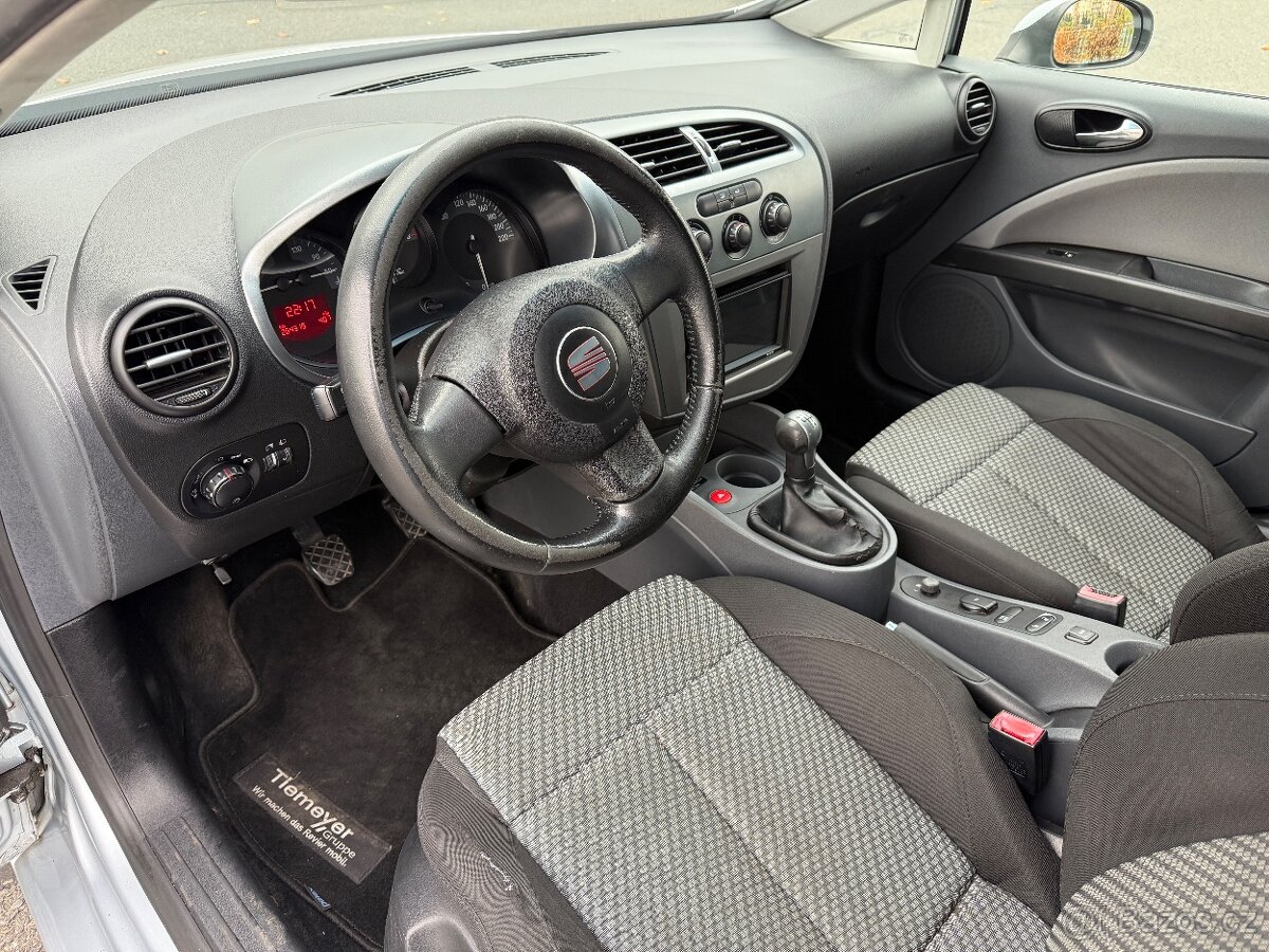 SEAT LEON 1,4 16V 63kW rok 2008 - Nové STK - Pěkný Stav - 10