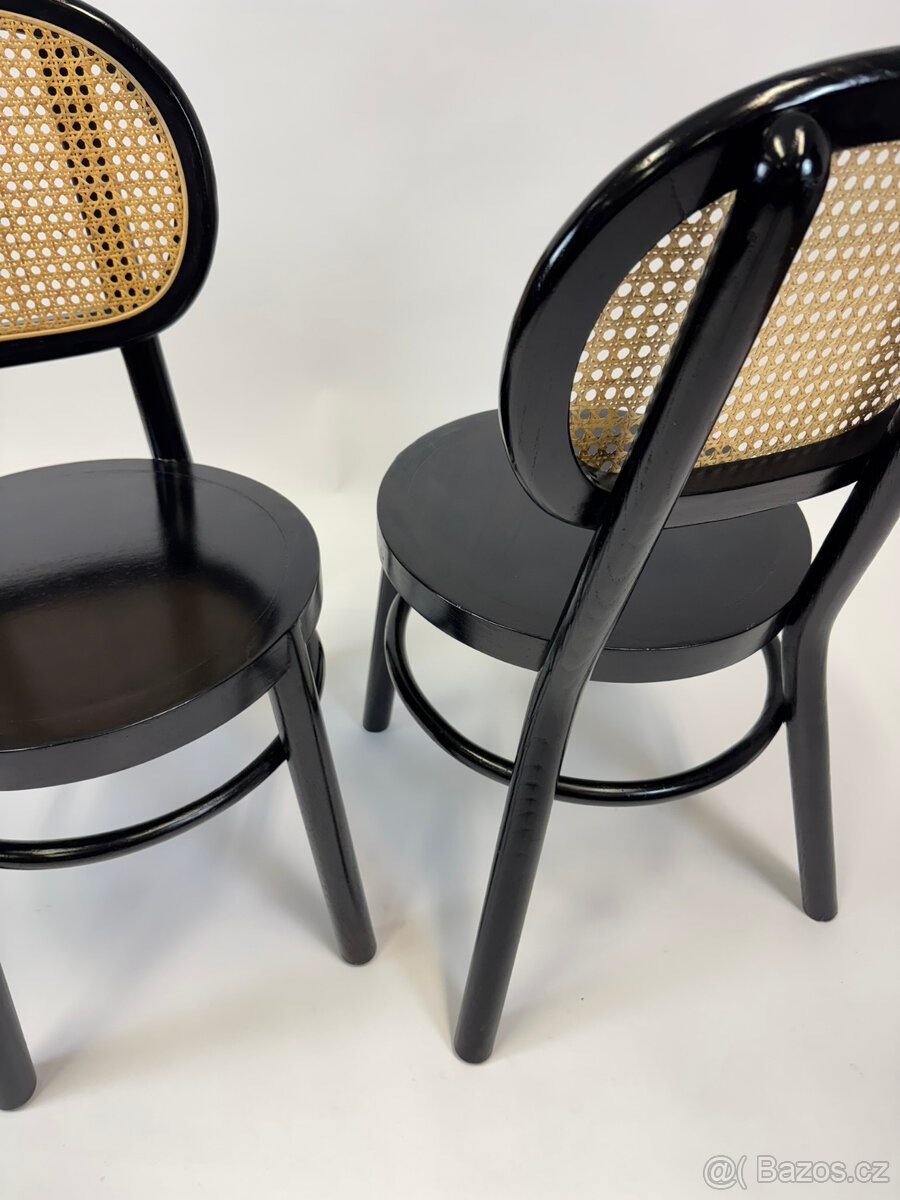 21 kusů zánovních židlí s ratanovým opěradlem -masivní dřevo - 10