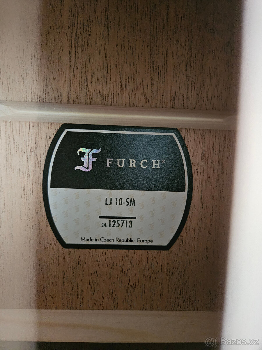 Nová celomasivní cestovní akustická kytara FURCH Little Jane - 10