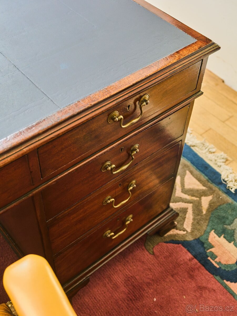 Velký anglický psací stůl. Oboustranný - 10