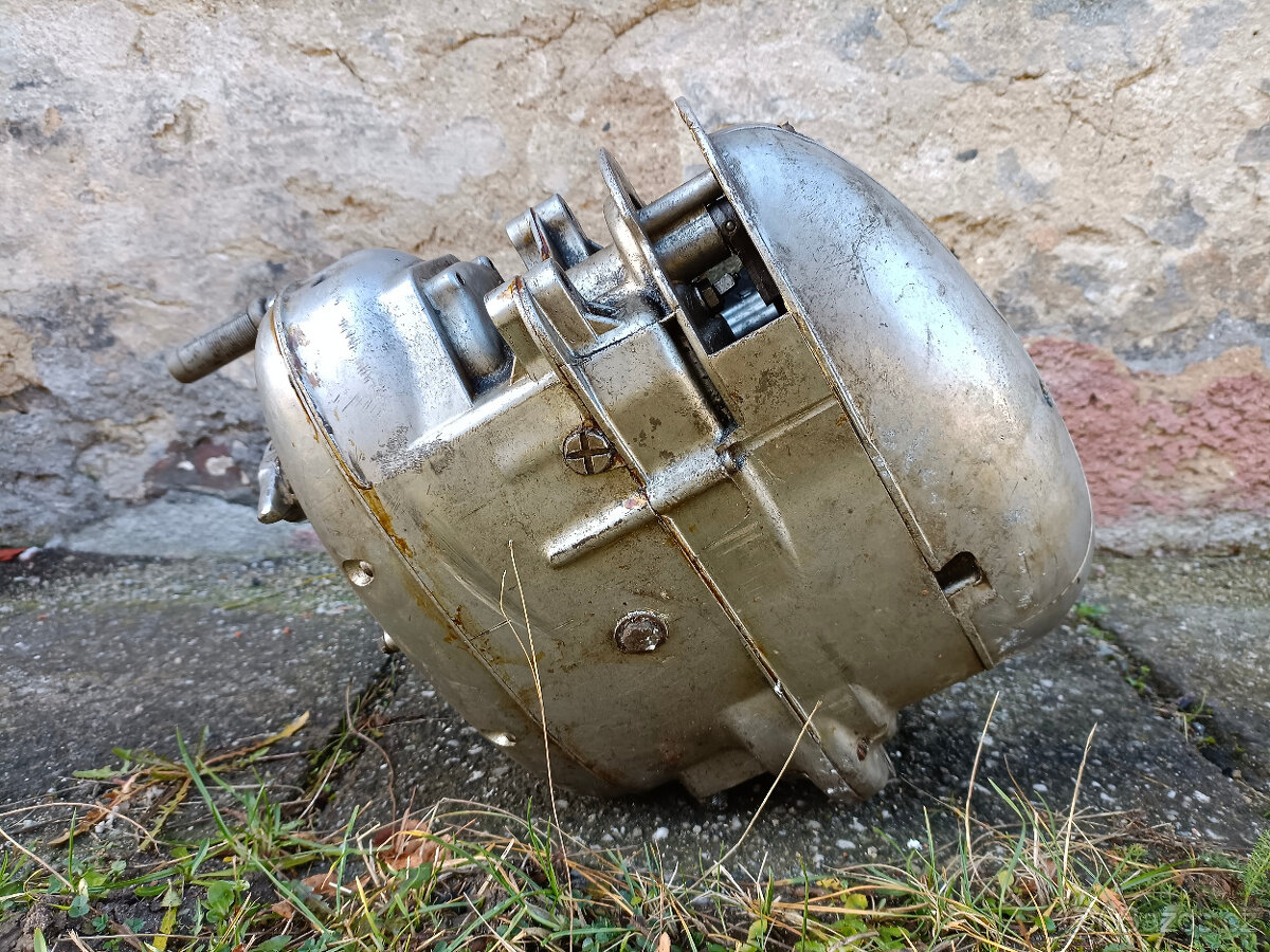 Starý motor na motocykl jawa čz typ 356 175 - 10
