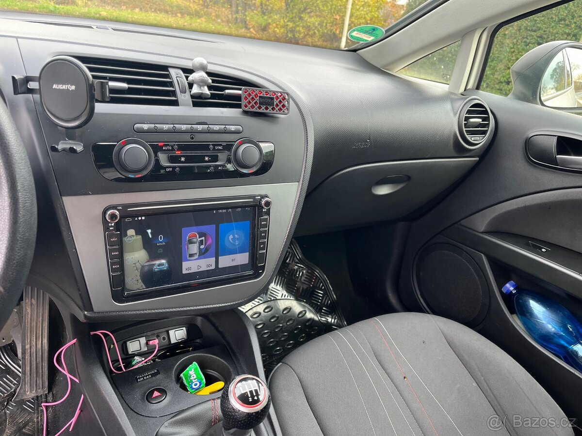 Seat Leon 1.2tsi rok 2012 77kw - 10