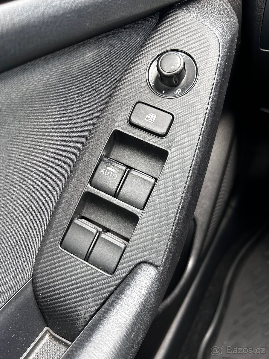 Mazda 3 2.0 Skyactiv G (121 kW) • Revolution • 2015 - 10