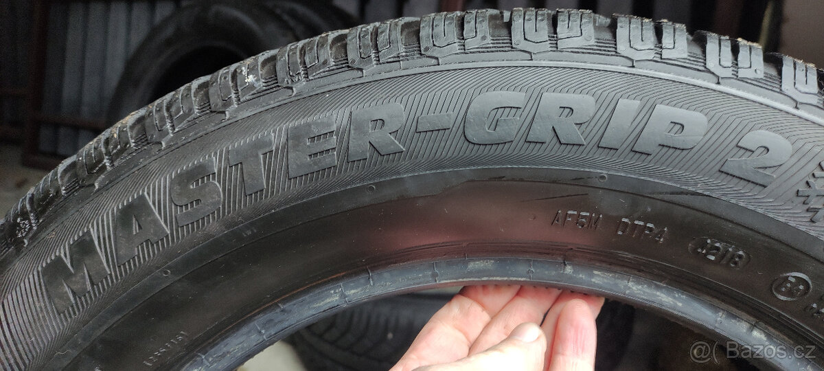 Zimní pneu 215/60/16 - 10