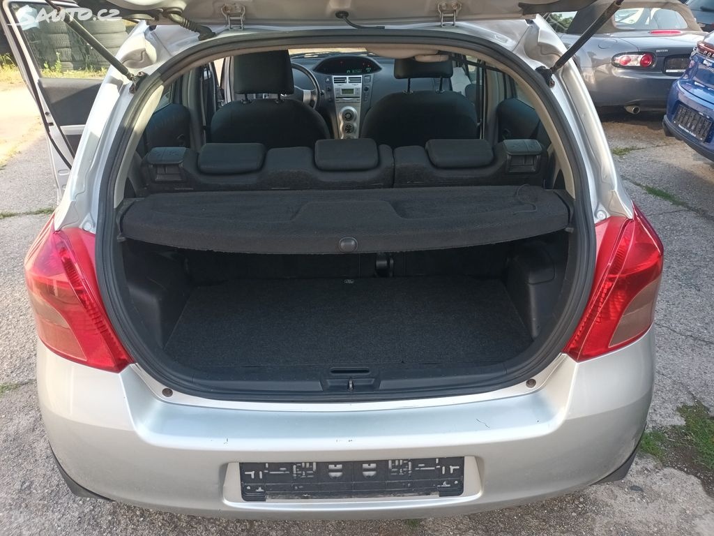 Toyota Yaris, 1.3VVT-I 63KW servisovaný - 10