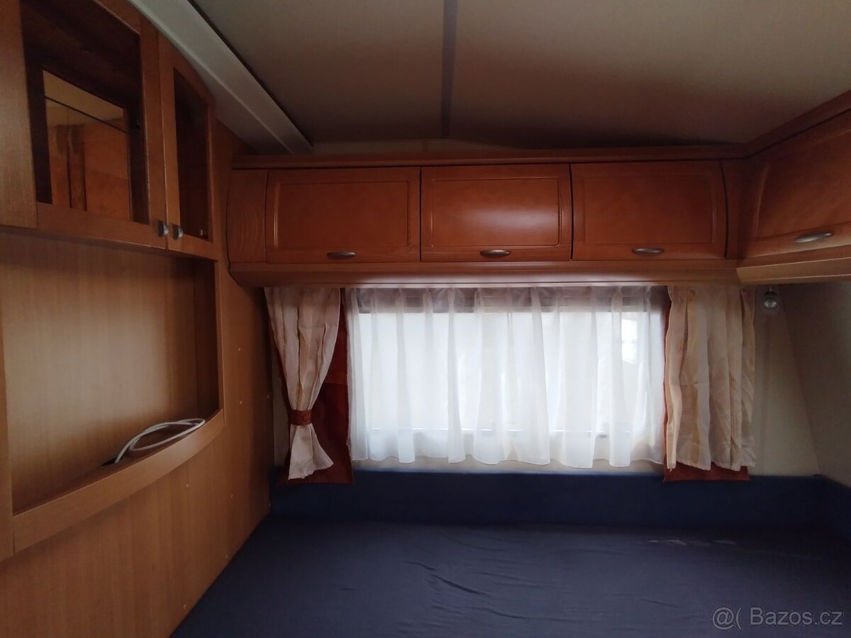 HOBBY 495 UFe č.703. Pro 4. Fr. postel. Sprcha. Rok 2007. - 10