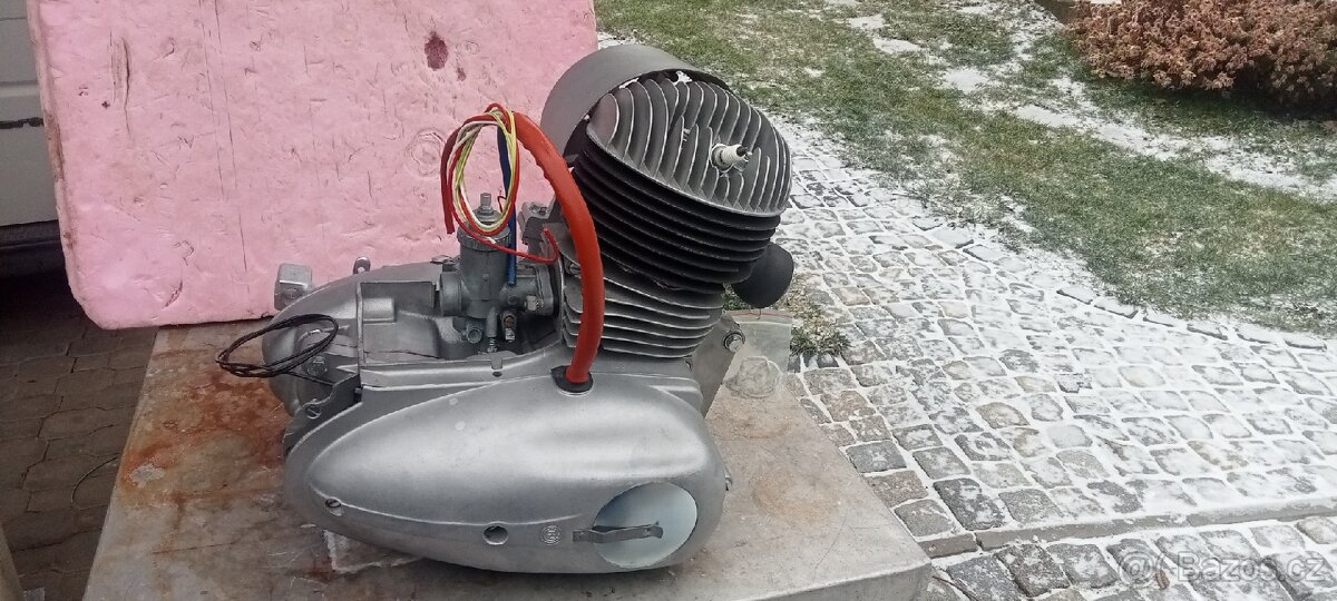 Motor skutr ČZ 502 - 10